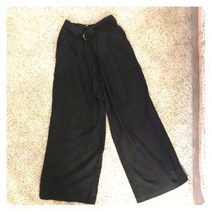 Wide leg pants with belt